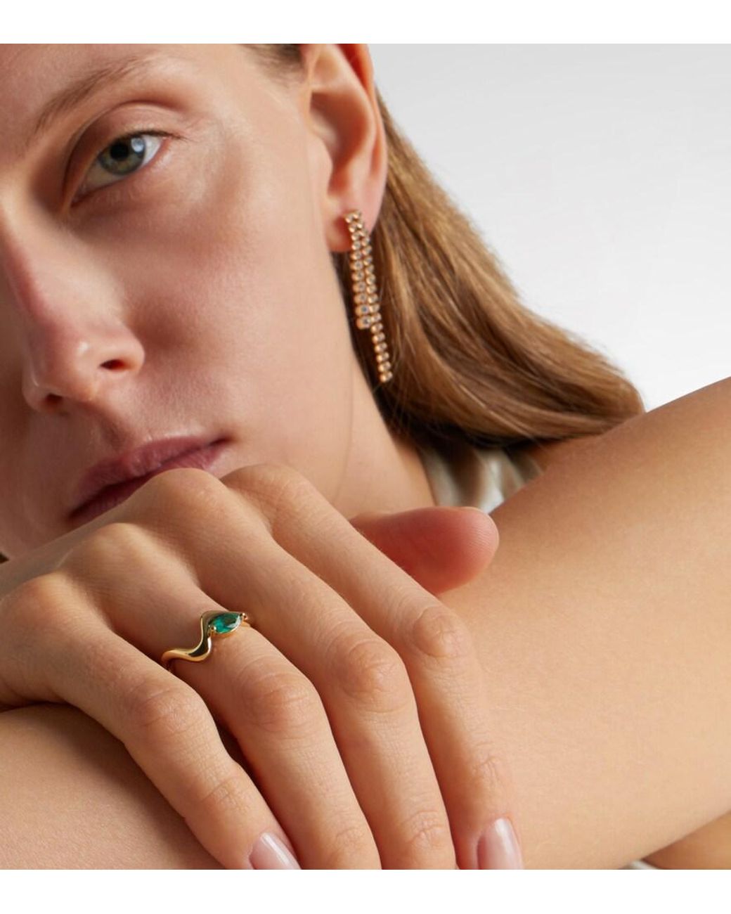 SHAY White 18Kt Ring With Emeralds
