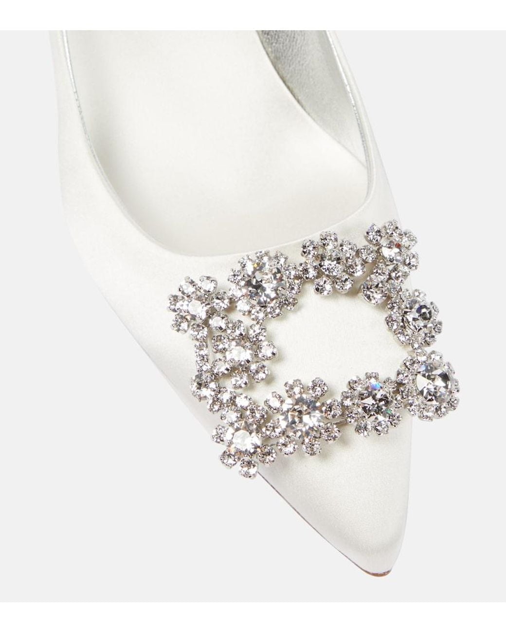 Roger Vivier White Flower Strass Embellished Satin Pumps