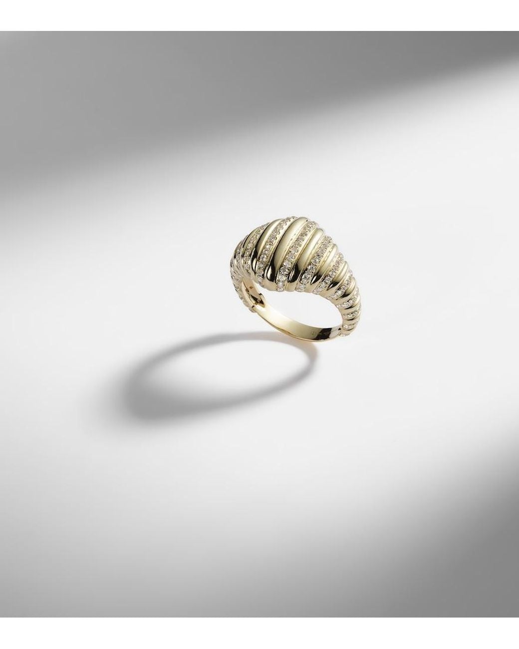 Yvonne Léon White 9Kt Ring With Diamonds
