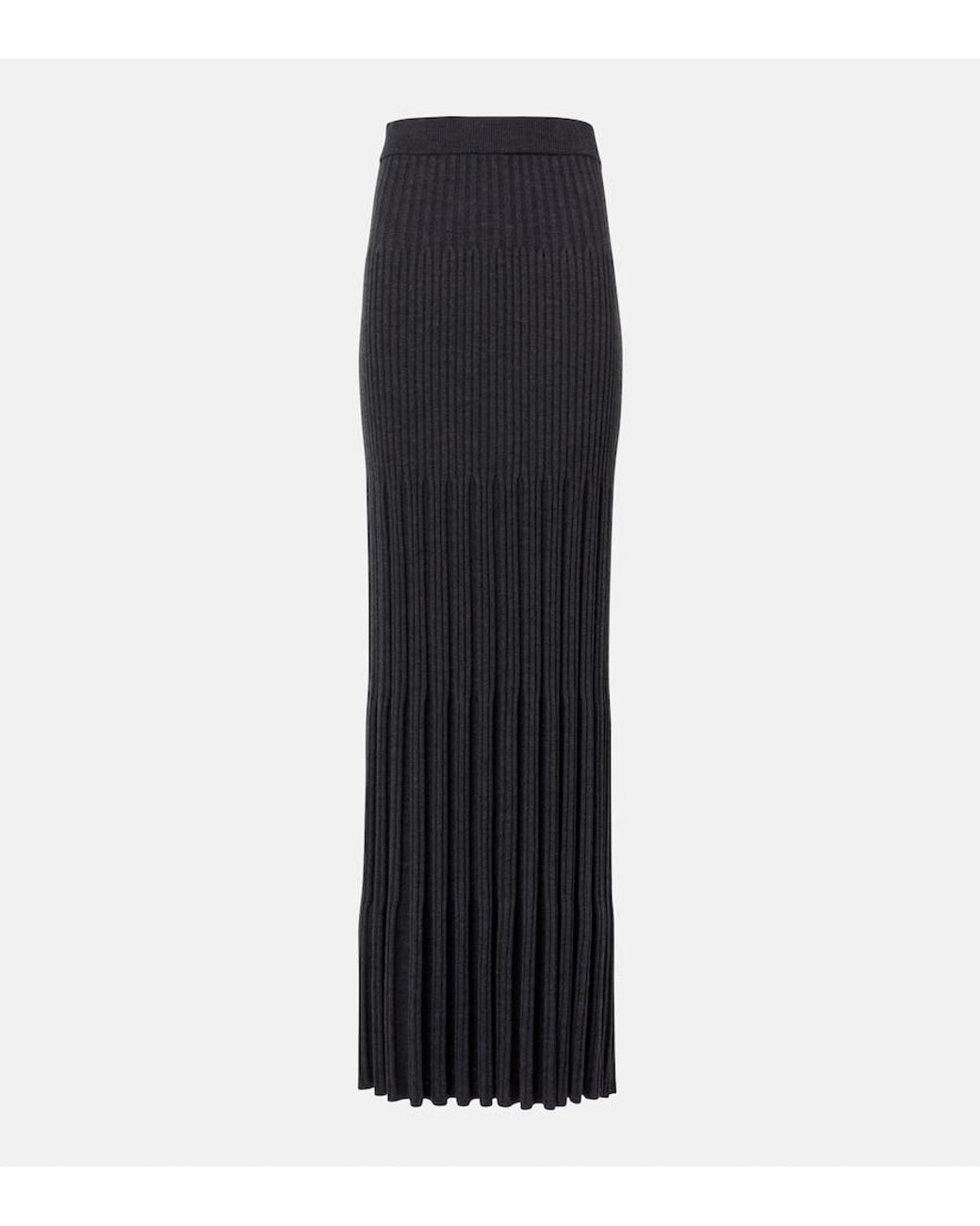 Gonna Lunga di Joseph in Black