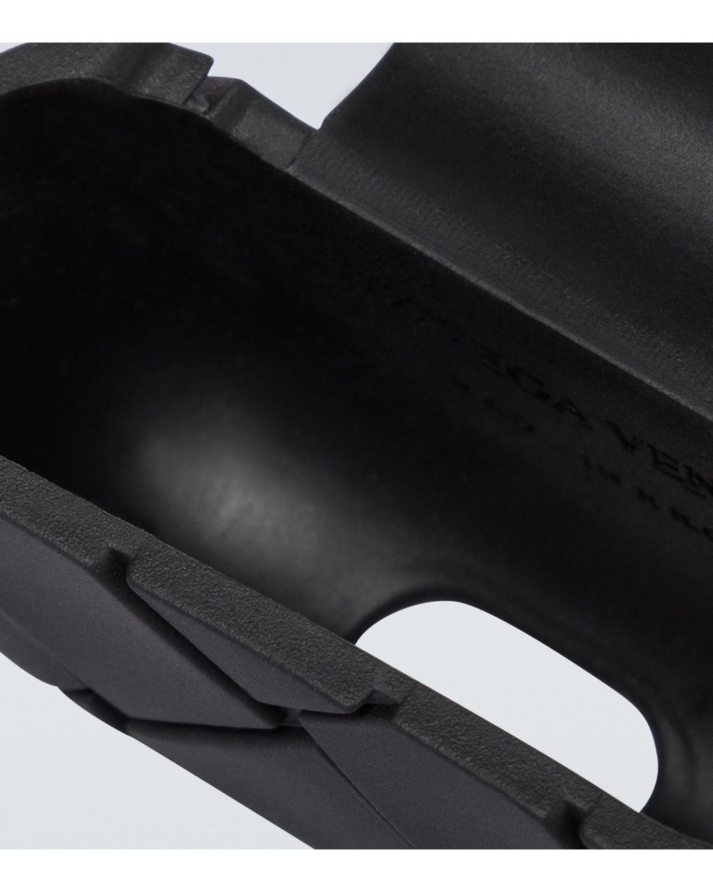 Bottega Veneta Rubber Airpod Pro Case in Black for Men | Lyst