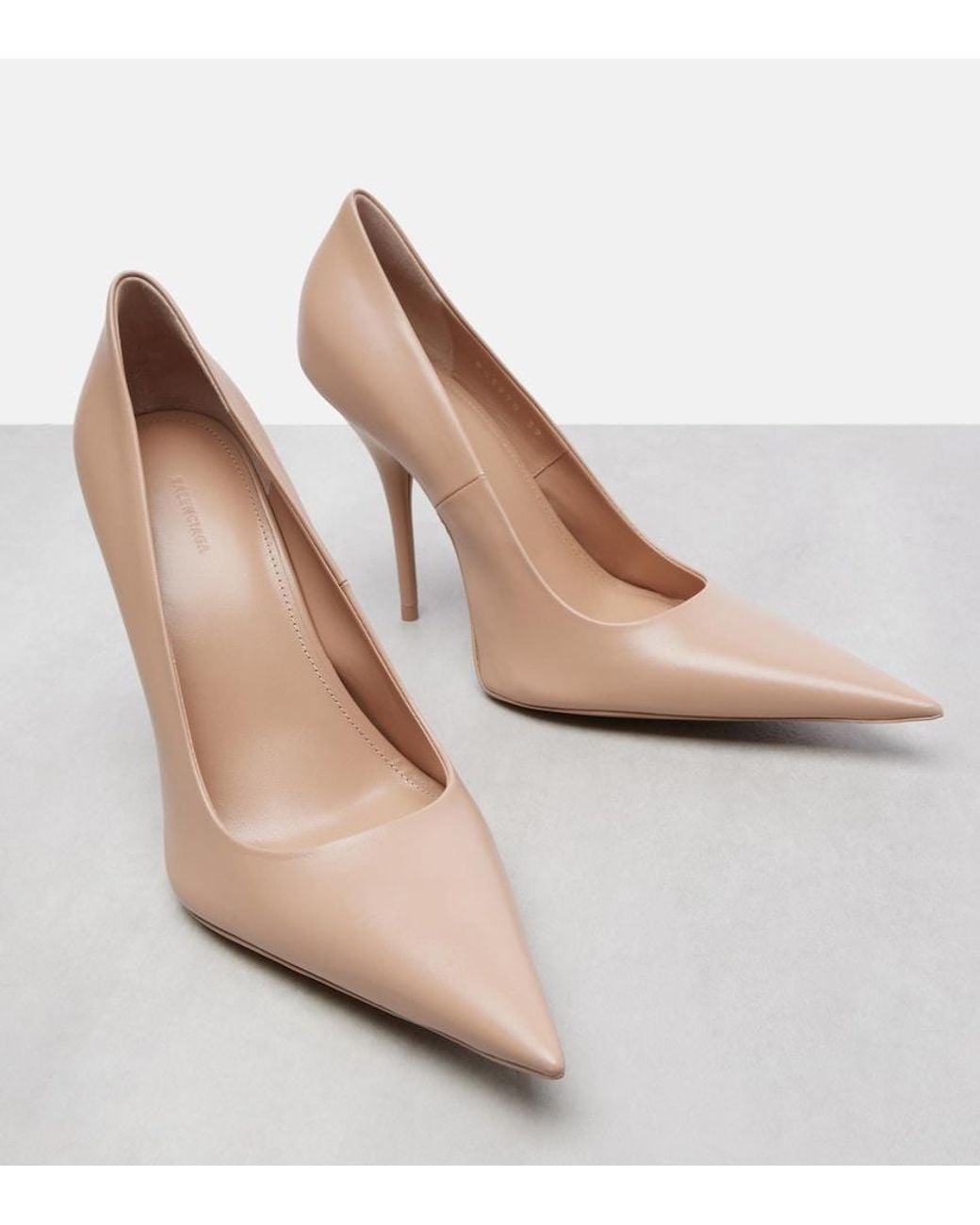 Balenciaga Natural Avenue 110 Leather Pumps