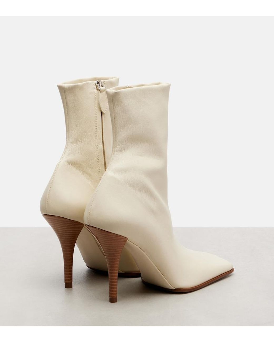 Alaïa White 90 Leather Ankle Boots