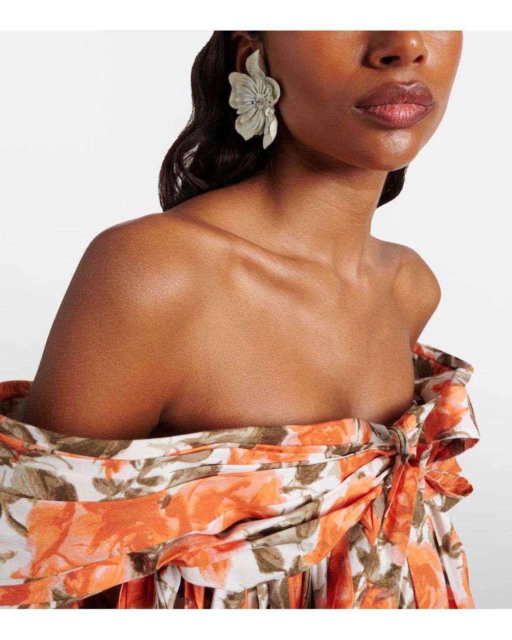 Chloé White Floral Clip-On Earrings