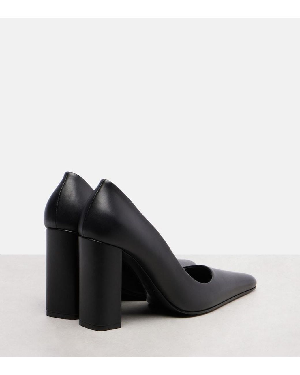 Alaïa Black Pointy Leather Pumps