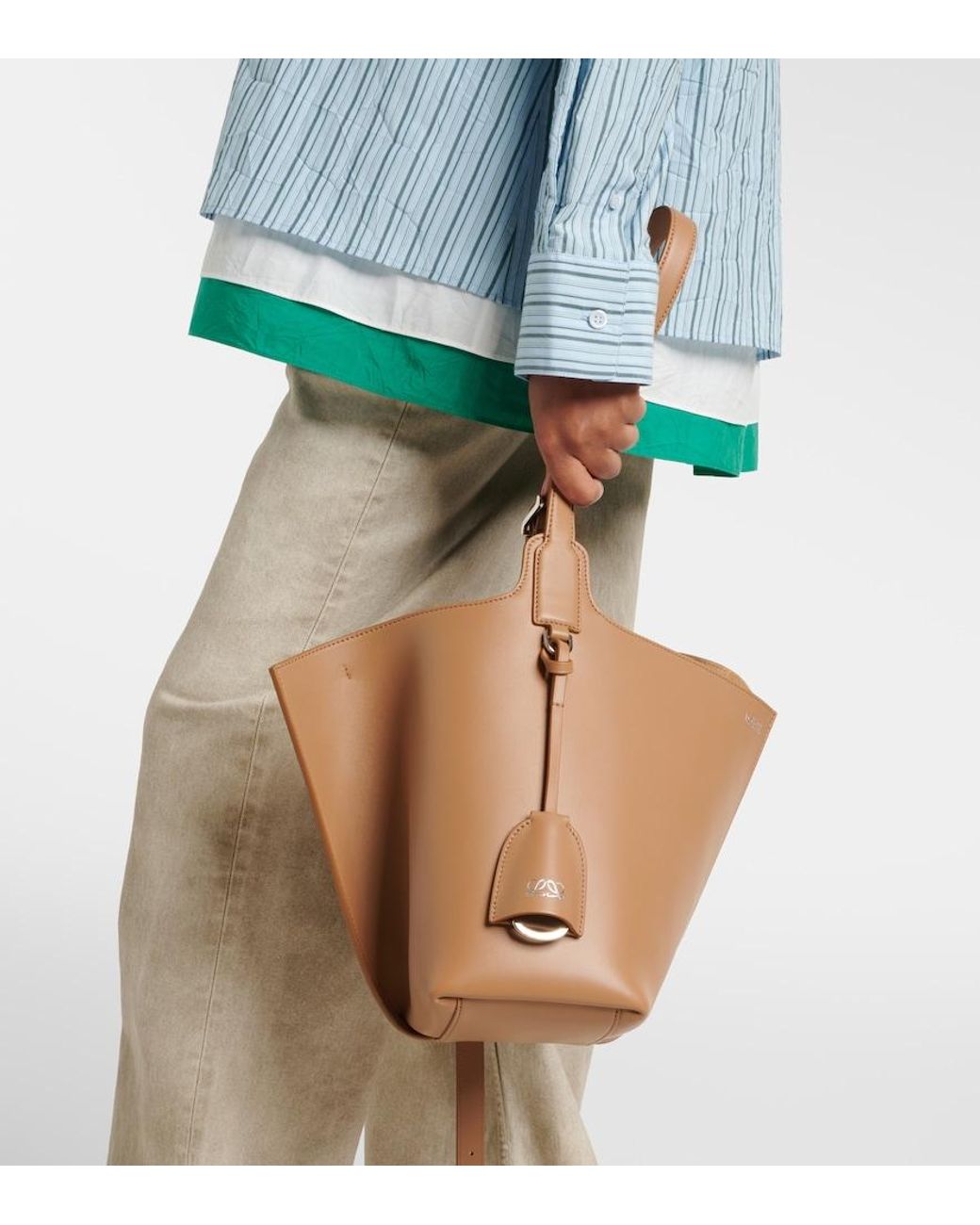 Secchiello Bilbao Medium di Loewe in Brown