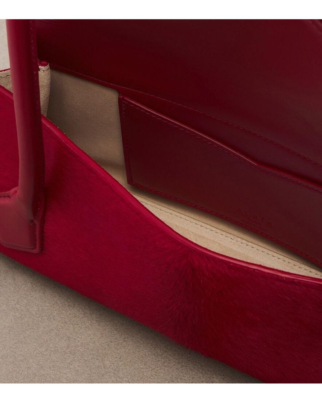 Borsa Le Teckel Small di Alaïa in Red