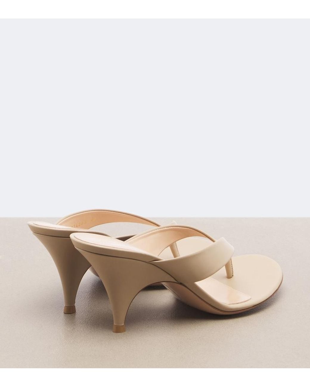 Gianvito Rossi Natural Sofia Leather Thong Sandals