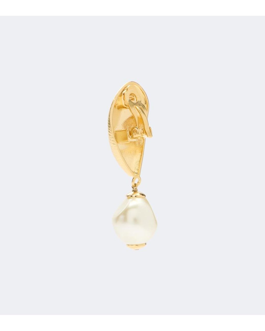 Oscar de la Renta White Mussel Embellished Clip-On Drop Earrings