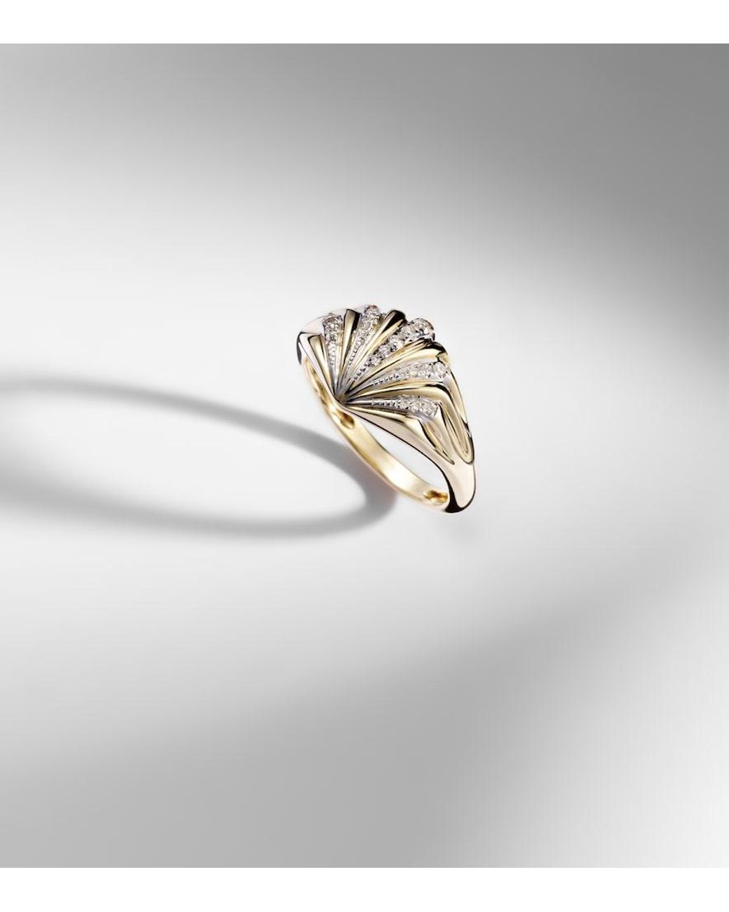 Yvonne Léon White Baby Chevaliere 9Kt Ring With Diamonds
