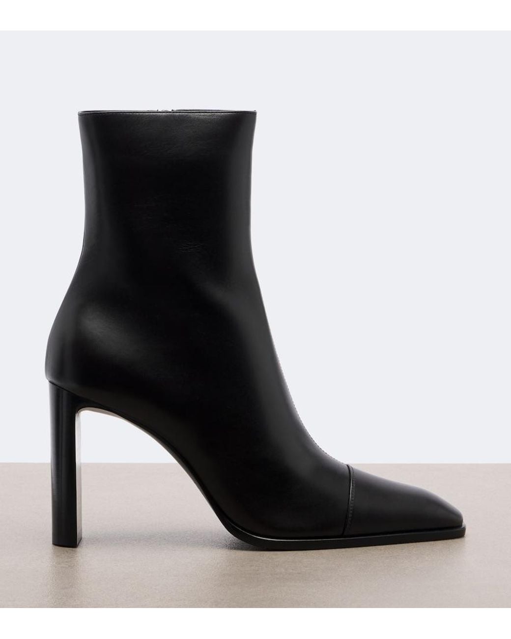 Saint Laurent Black Venetia Leather Ankle Boots