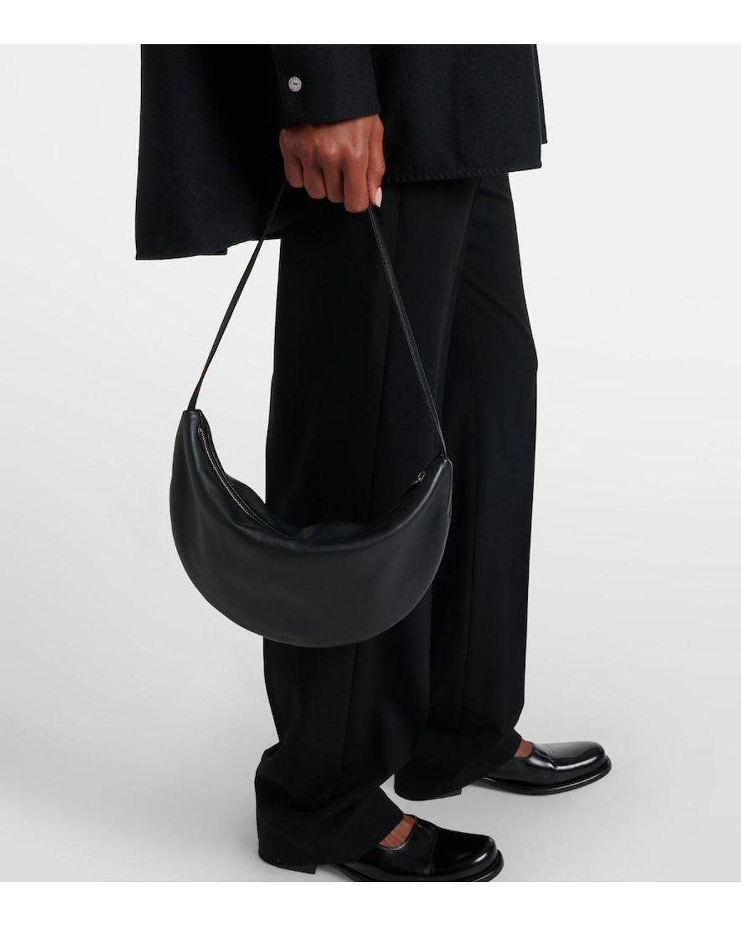 The Row Black Schultertasche Izzy Aus Leder