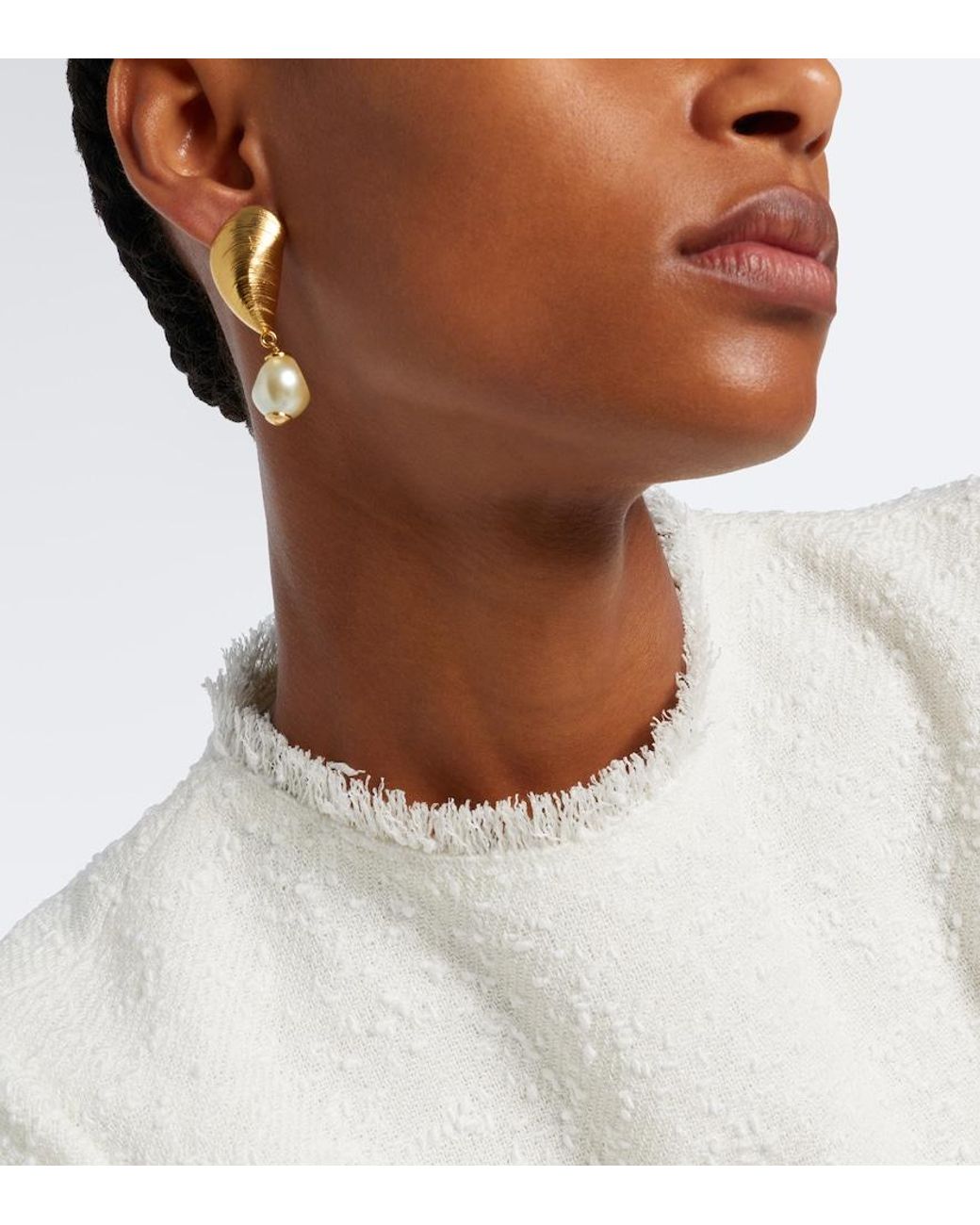 Oscar de la Renta White Mussel Embellished Clip-On Drop Earrings