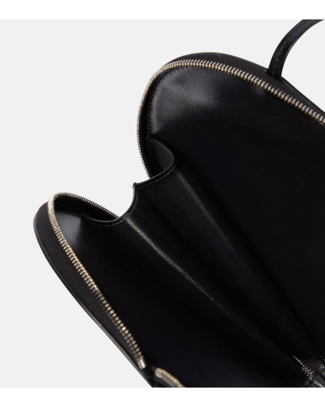 Le Coeur Studded Leather Shoulder Bag in Black - Alaia