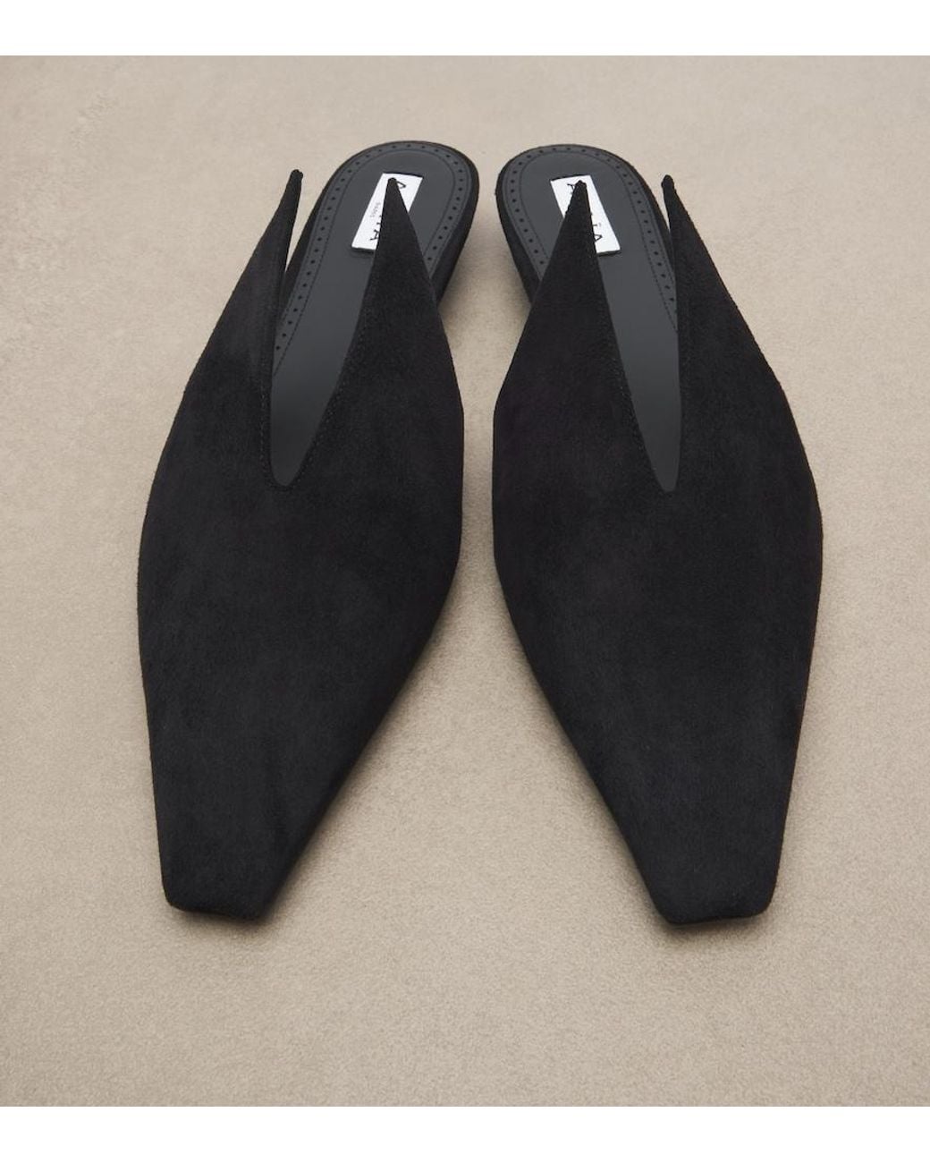 Mules di Alaïa in Black