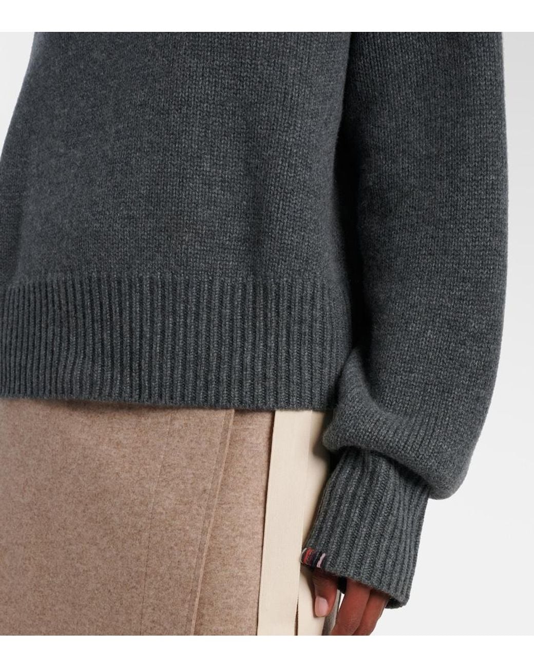 Extreme Cashmere Gray N°434 Crop Xtra Turtleneck Sweater