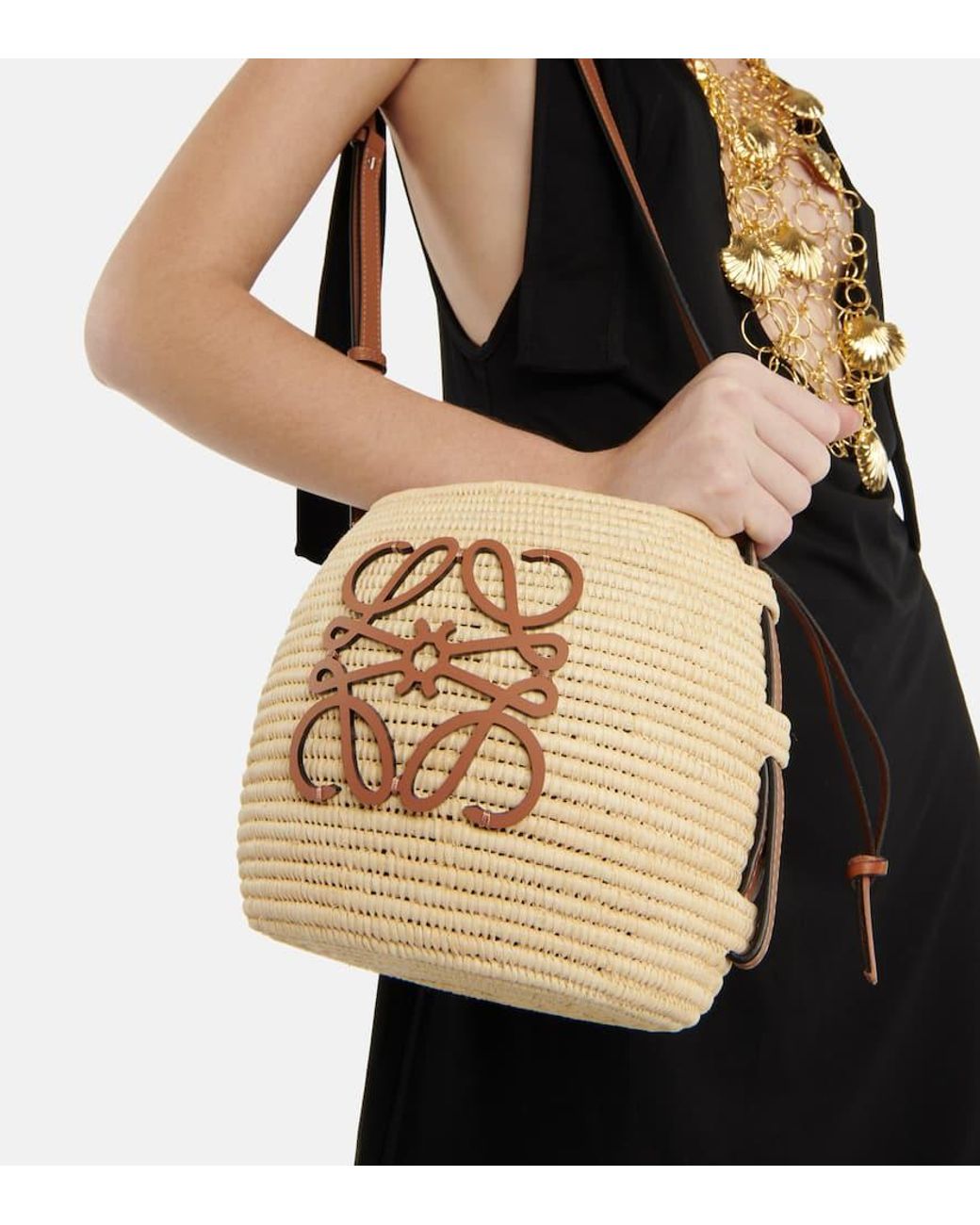 Loewe Paula's Ibiza Beehive Raffia Bucket Bag in Natural | Lyst