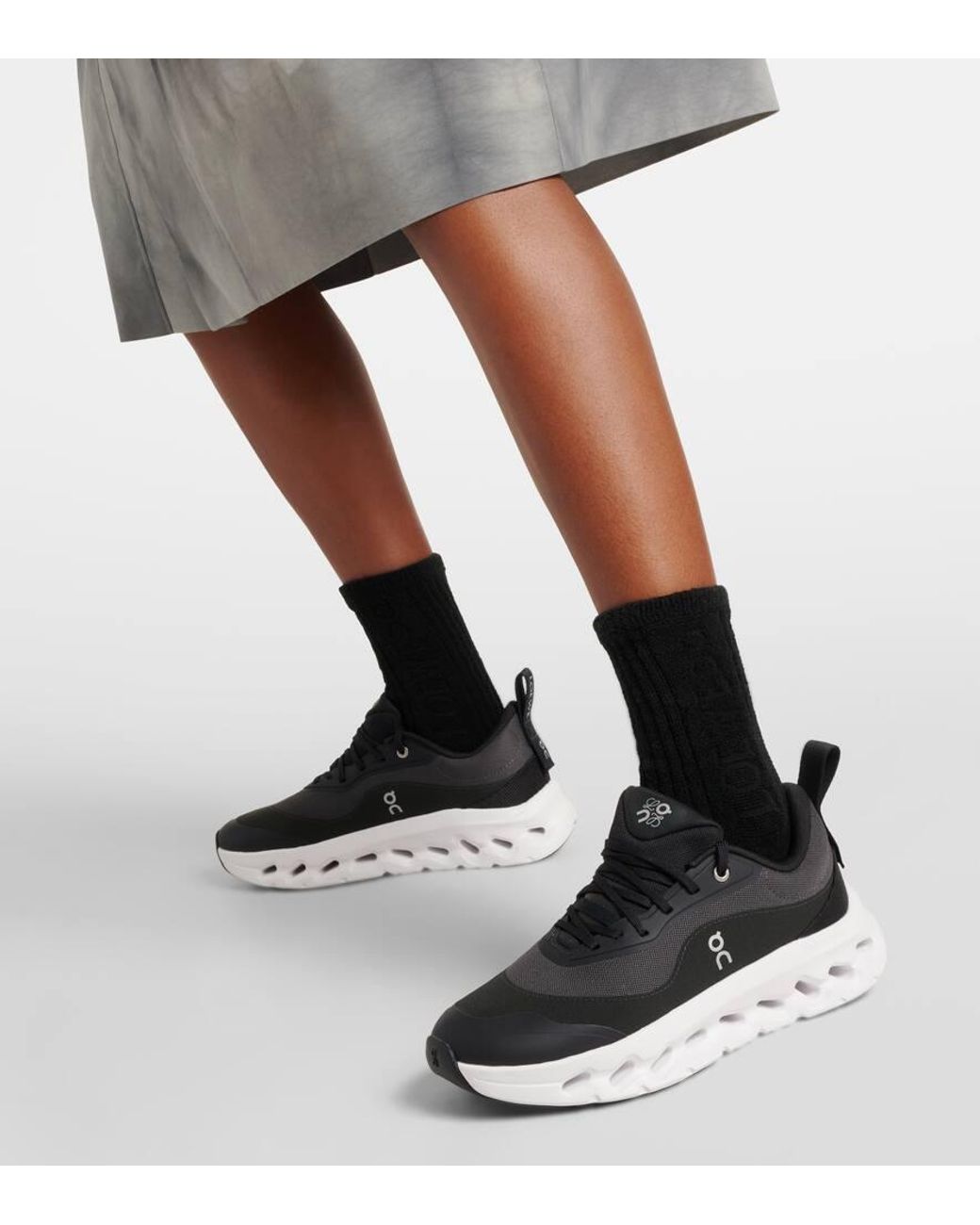 loewe-black-X-On-Cloudtilt-20- loewe-black-X-On-Cloudtilt-20-