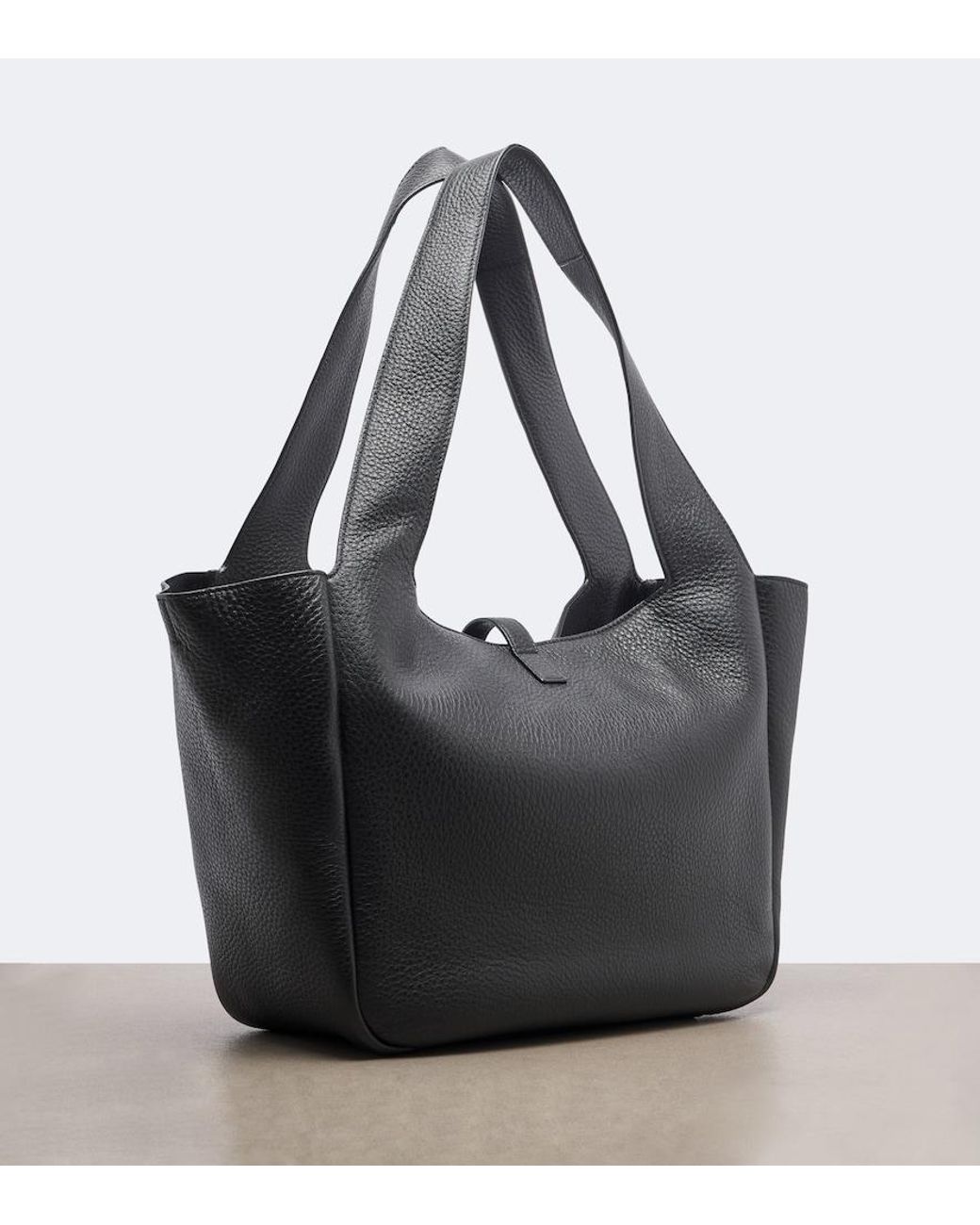 Saint Laurent Black Le 5 A 7 Bea Leather Tote Bag