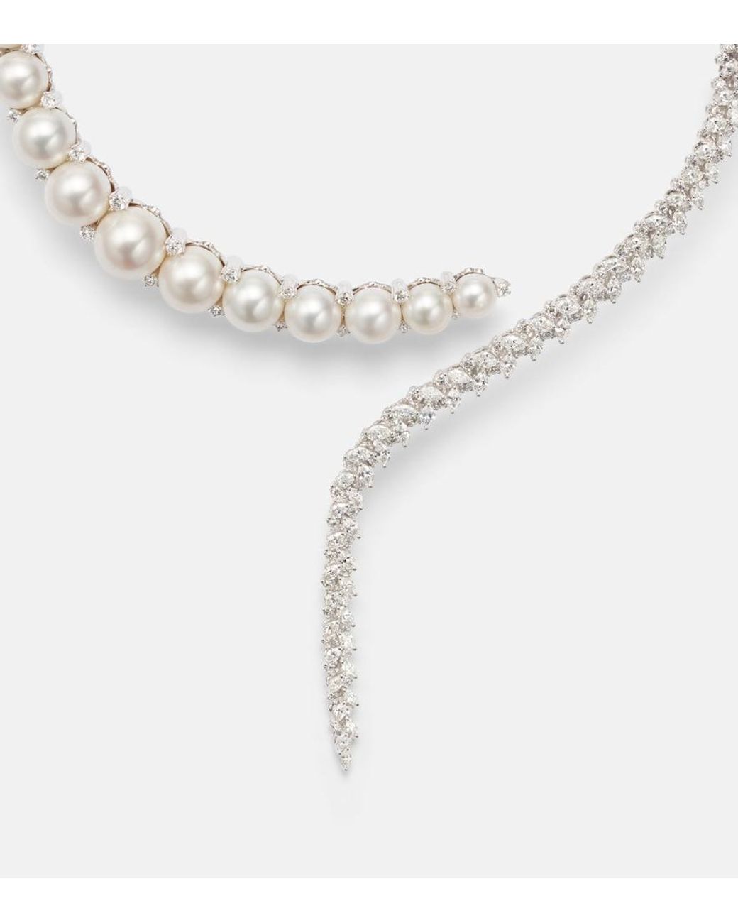 YEPREM White Pearlescent 18Kt Necklace With Diamonds And Pearls