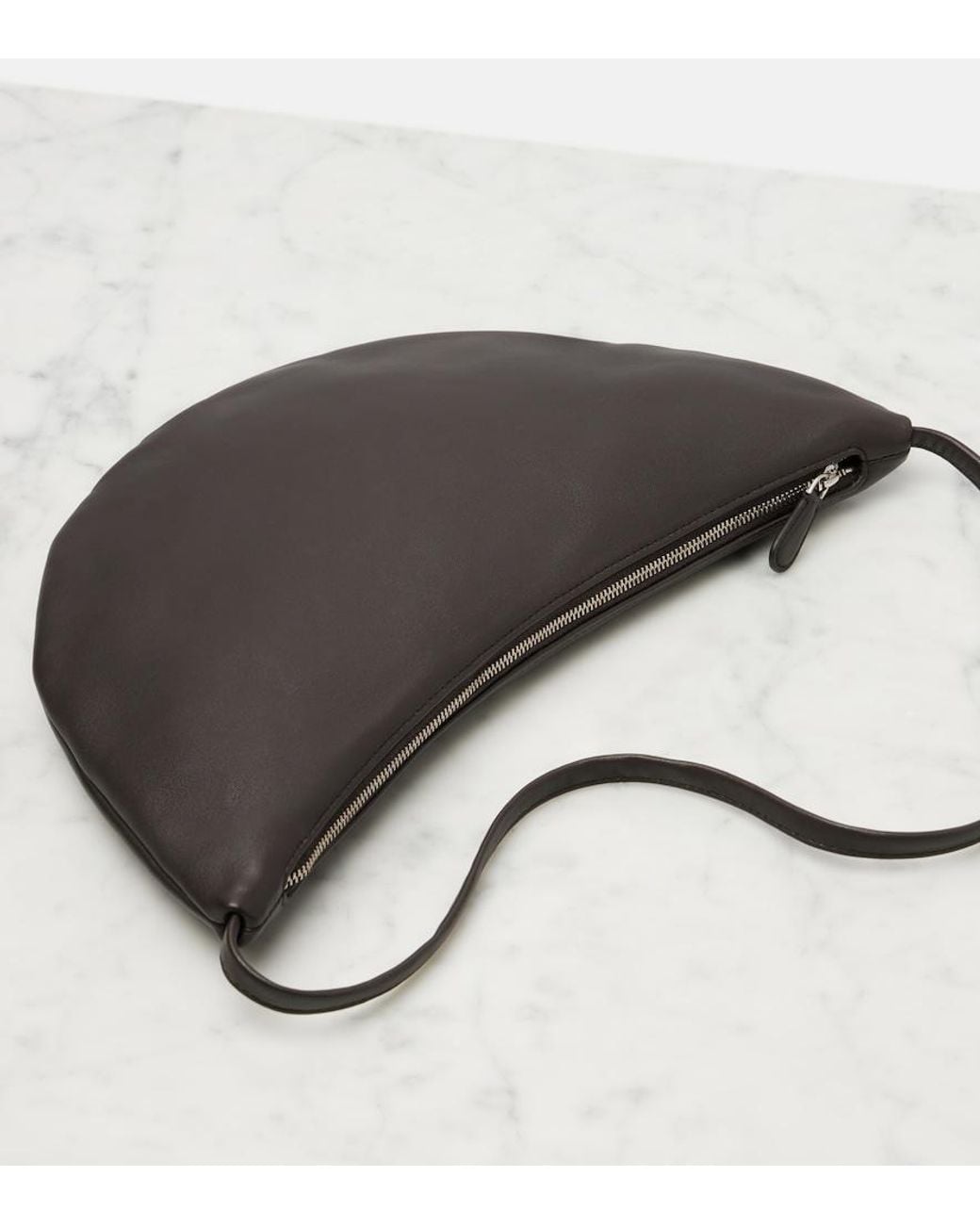 The Row Black Schultertasche Izzy Small Aus Leder