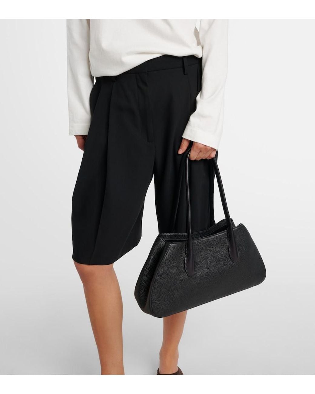 The Row Black Schultertasche Alger Medium Aus Leder