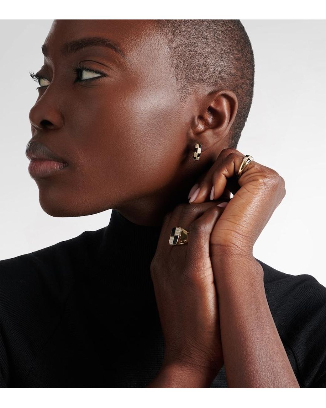 Yvonne Léon White Mini 9Kt Earrings With Diamonds And Onyx