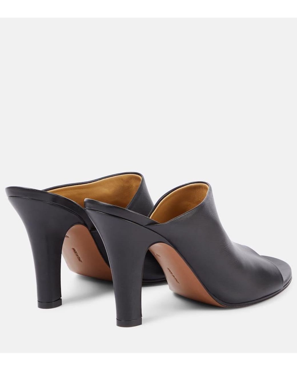 上品な足元★THE ROW Signum 90 leather mules Signum 90 leather mules in brown - The Row | Mytheresa