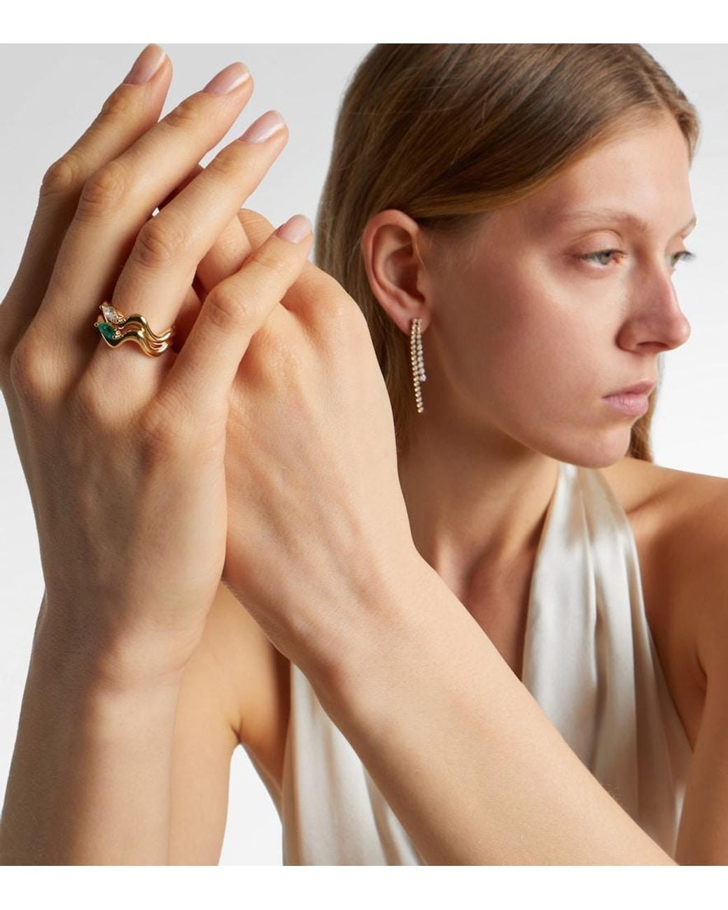 SHAY White 18Kt Ring With Emeralds