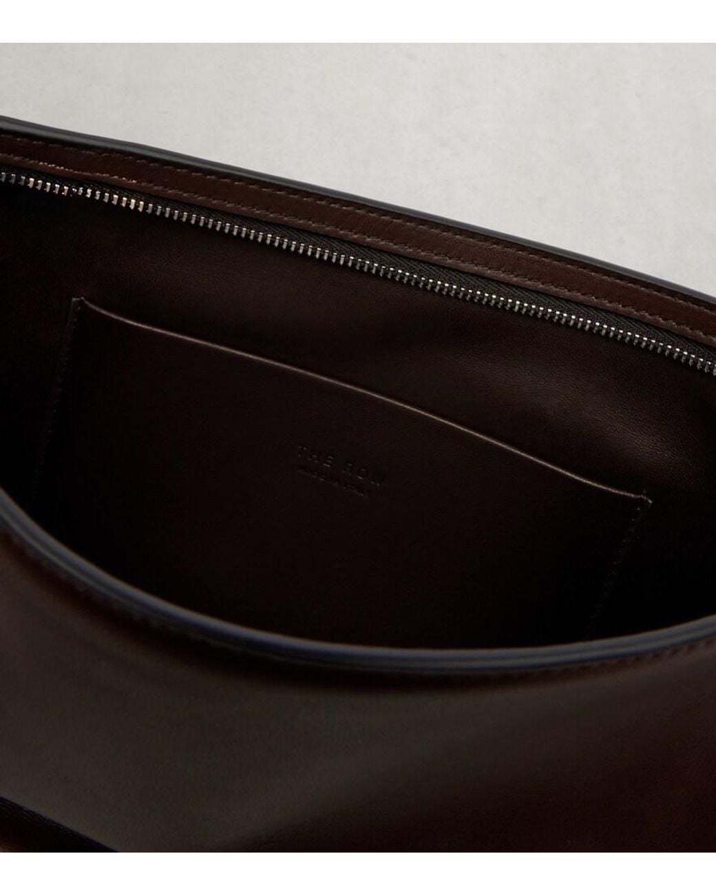 The Row Brown Schultertasche Ew Izzy Medium Aus Leder