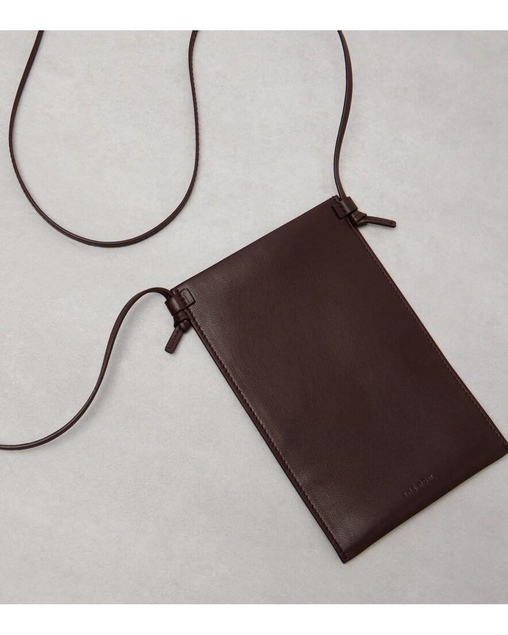 The Row Brown Etui Mit Riemen Camie Aus Leder