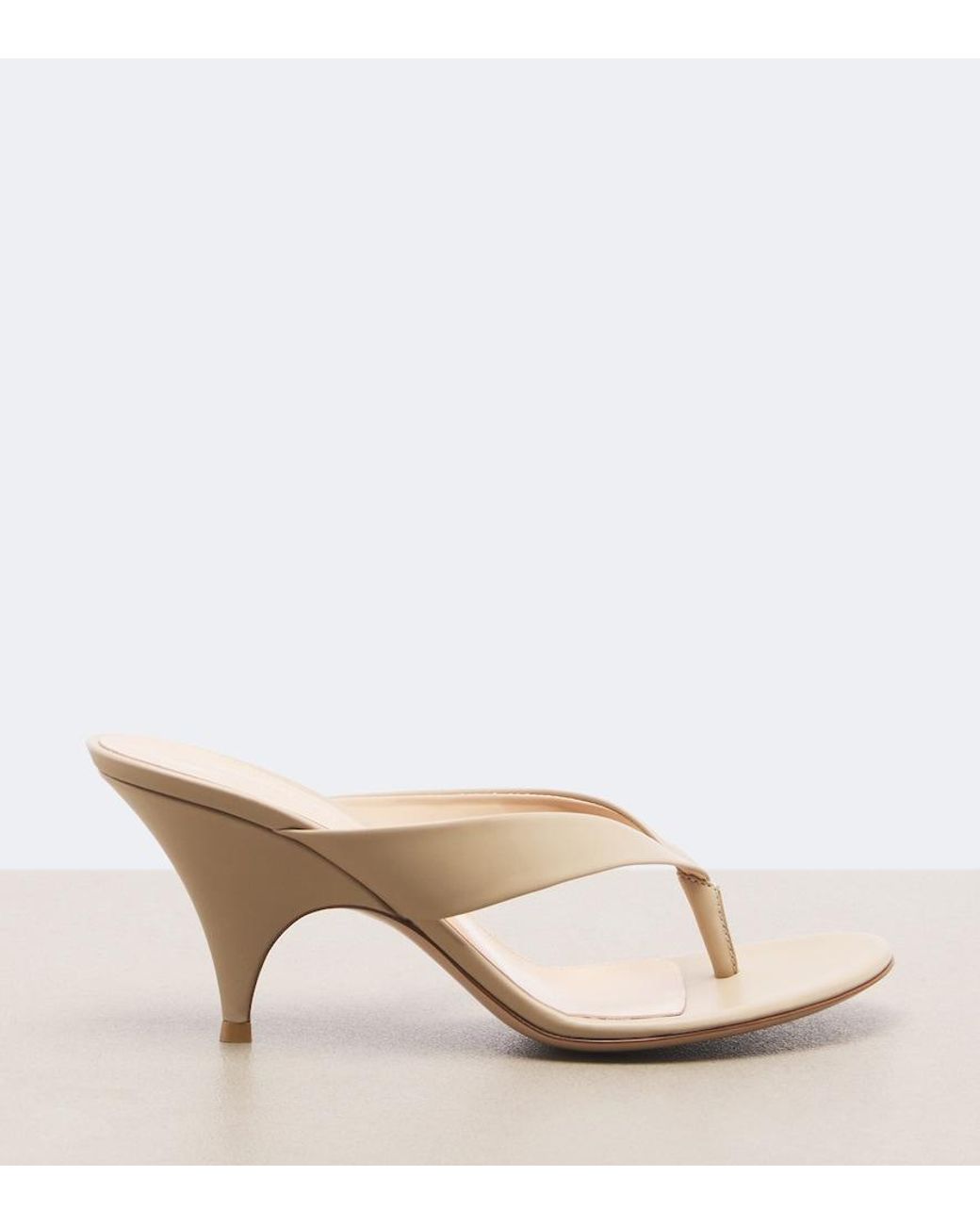 Gianvito Rossi Natural Sofia Leather Thong Sandals