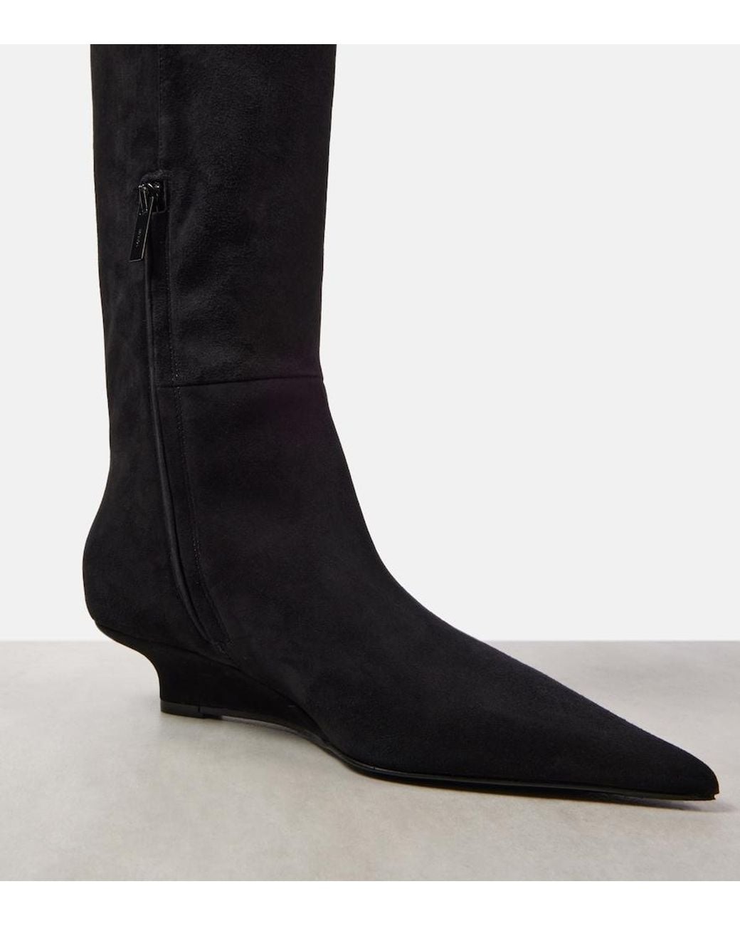Bottes Sharp 40 En Daim Totême en coloris Black