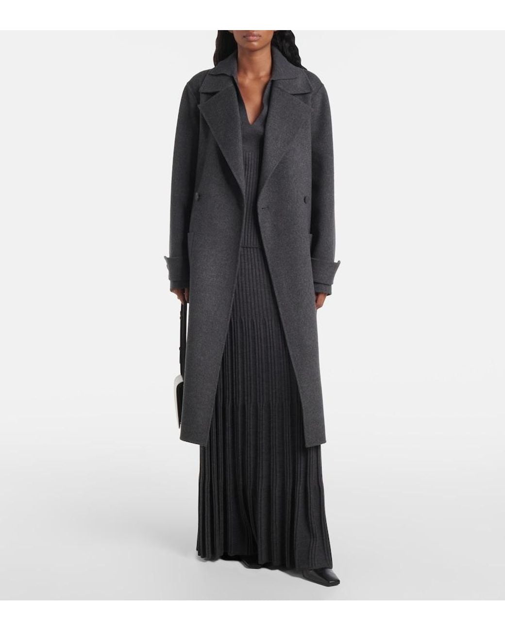 Gonna Lunga di Joseph in Black