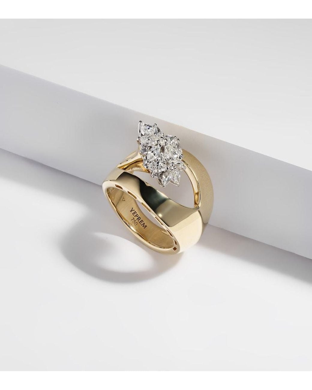 YEPREM Metallic Golden Strada 18Kt Ring With Diamonds