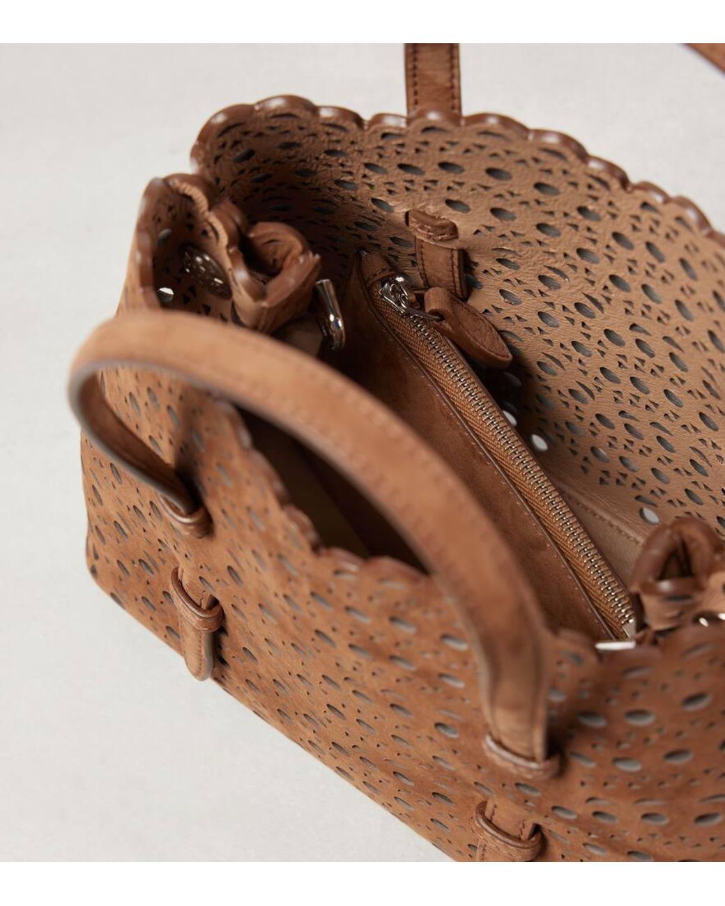 上品な存在感☆ ALAIA Mina 20 vienne vague brown tote bag Alaïa | Mina 20 vienne vague brown tote bag | Savannahs