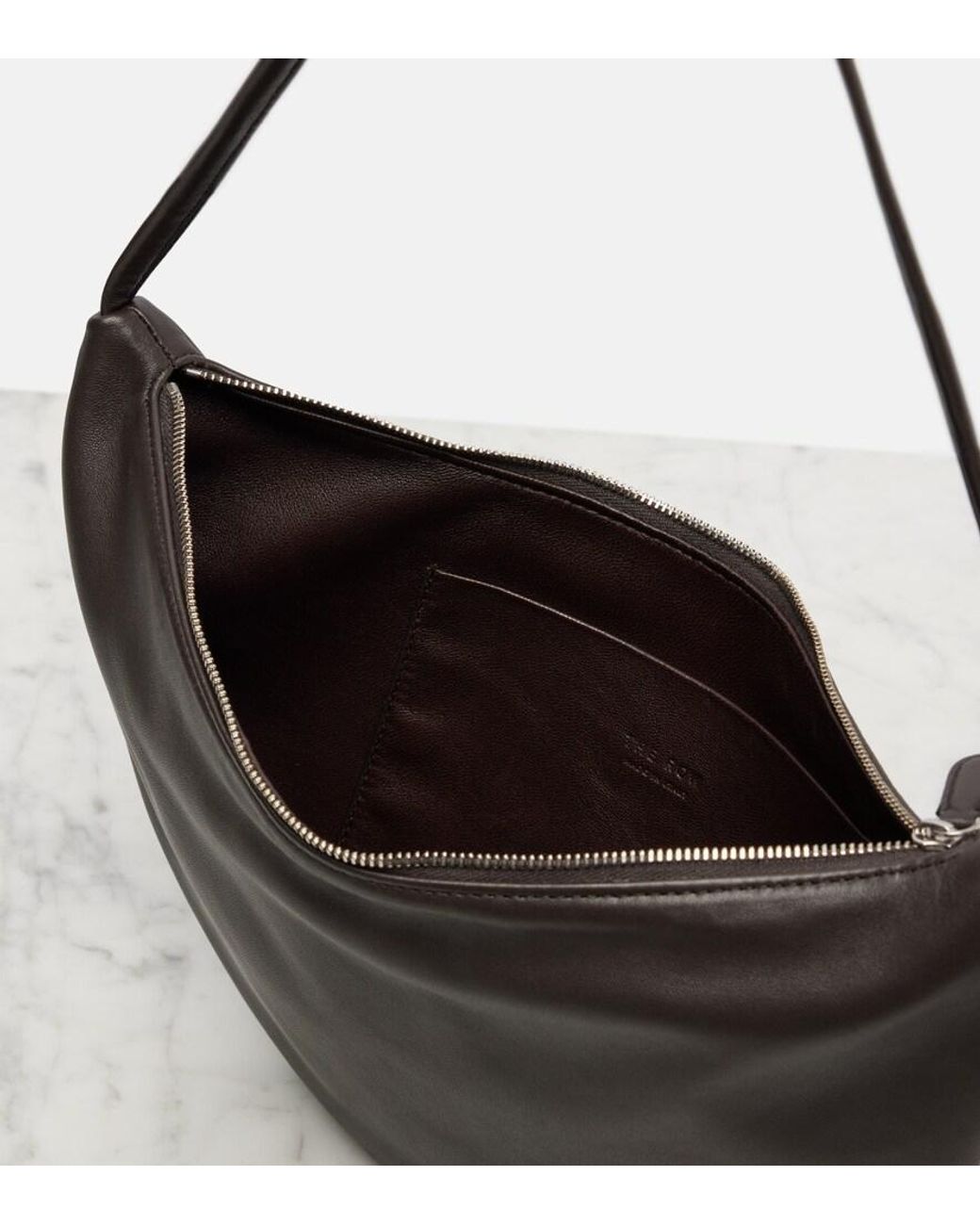 The Row Black Schultertasche Izzy Small Aus Leder