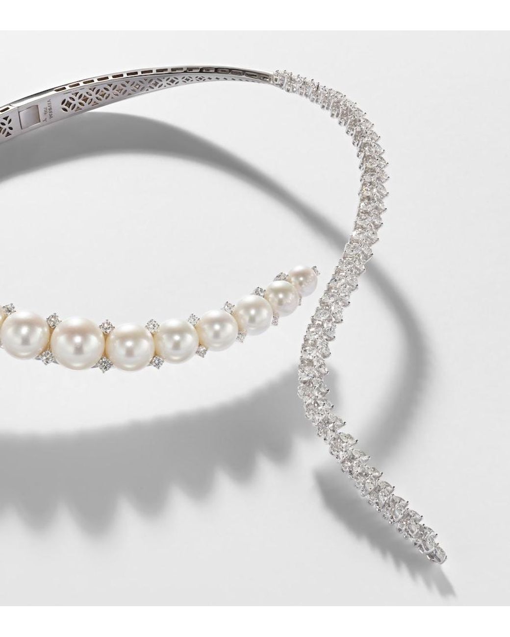 YEPREM White Pearlescent 18Kt Necklace With Diamonds And Pearls