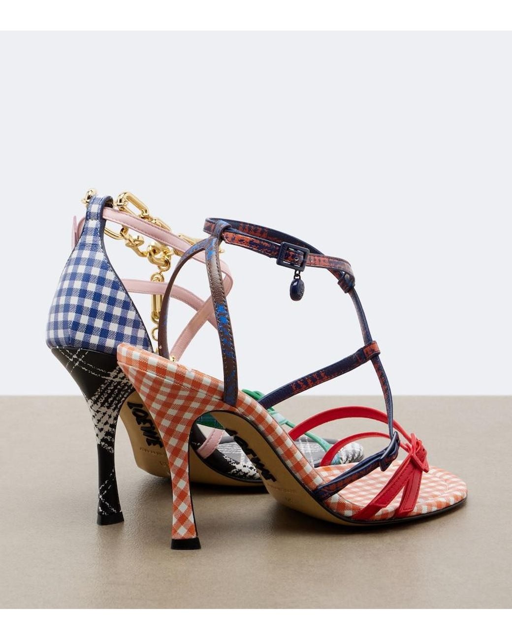 X Cosima Von Bonin di Loewe in Pink