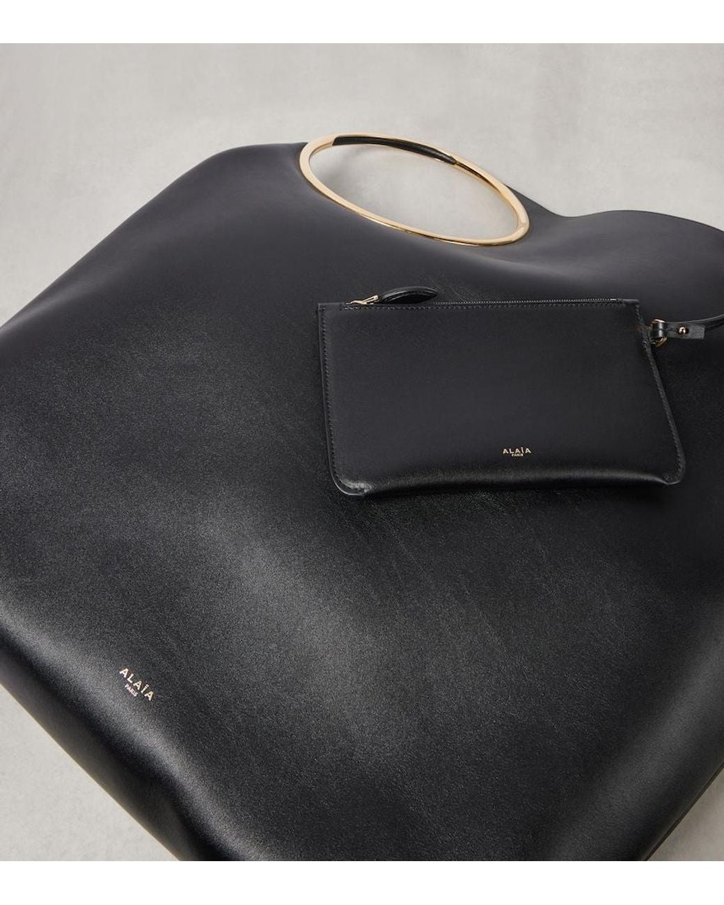 Alaïa Black Ring Xl Leather Tote Bag