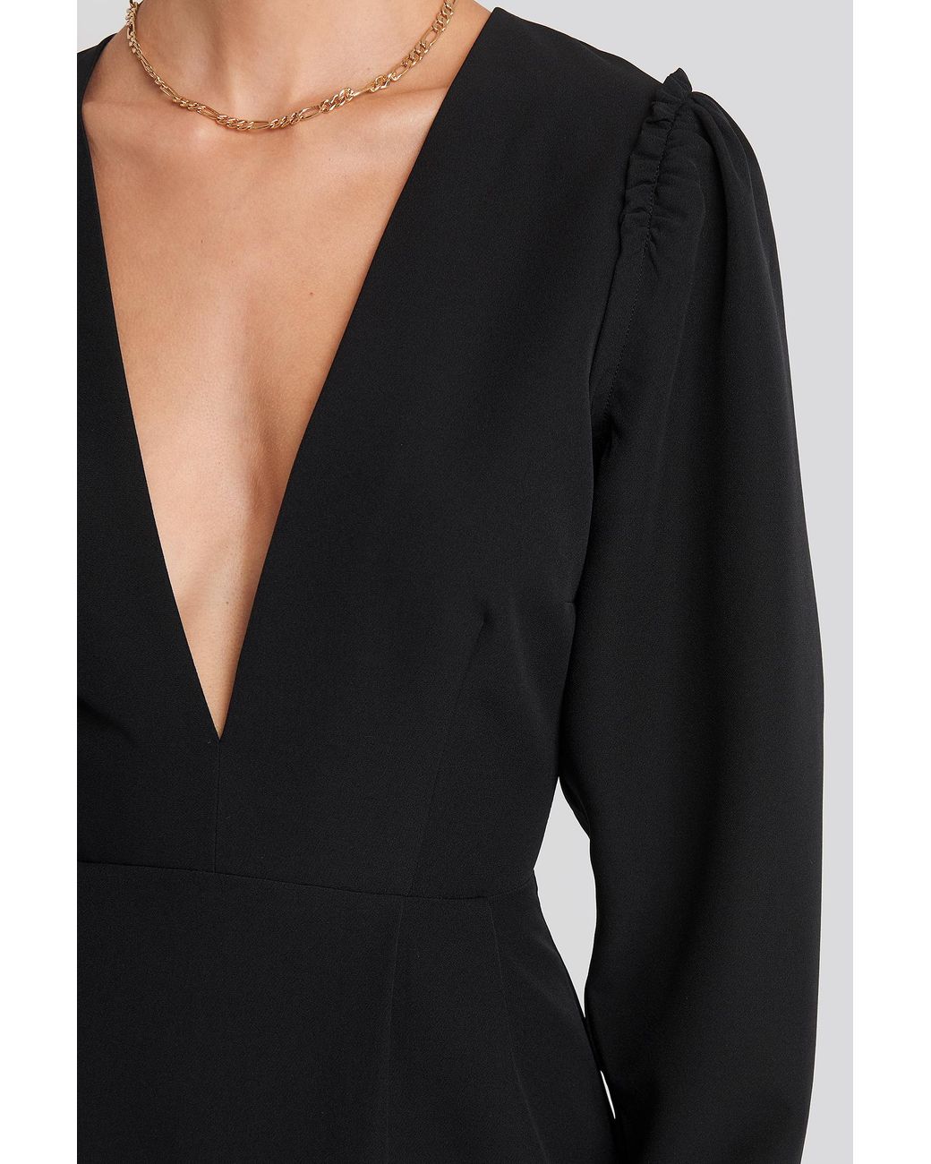 NA-KD Synthetic Black Deep V-neck Puff 