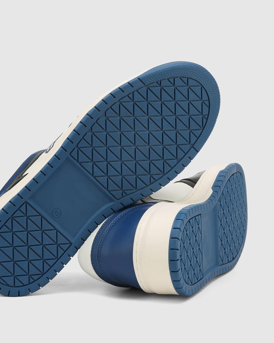 Naked Wolfe Blue Cm-01