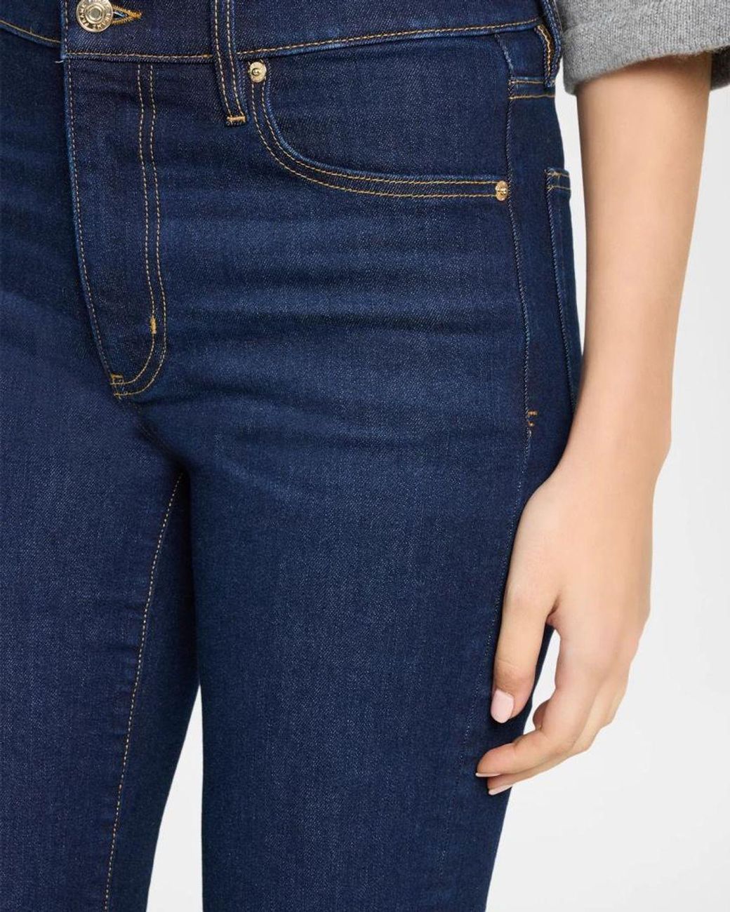 FRAME Blue Petite The Pixie Flare Jeans