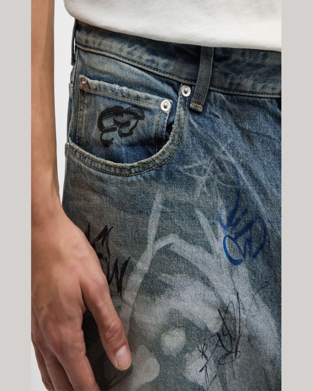 balenciaga--Graffiti-Baggy- balenciaga--Graffiti-Baggy-
