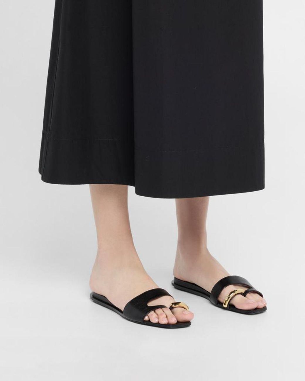 Tory Burch Multicolor Pierced Leather Toe Ring Flat Sandals