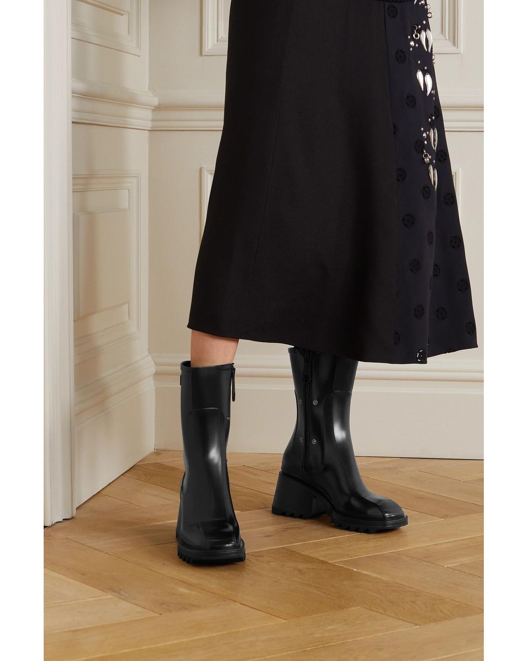 Chloe top black boots