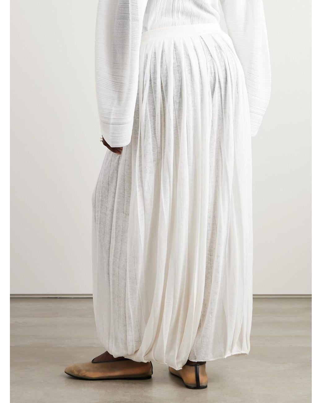 Loro Piana White Balloon Pleated Linen Pants