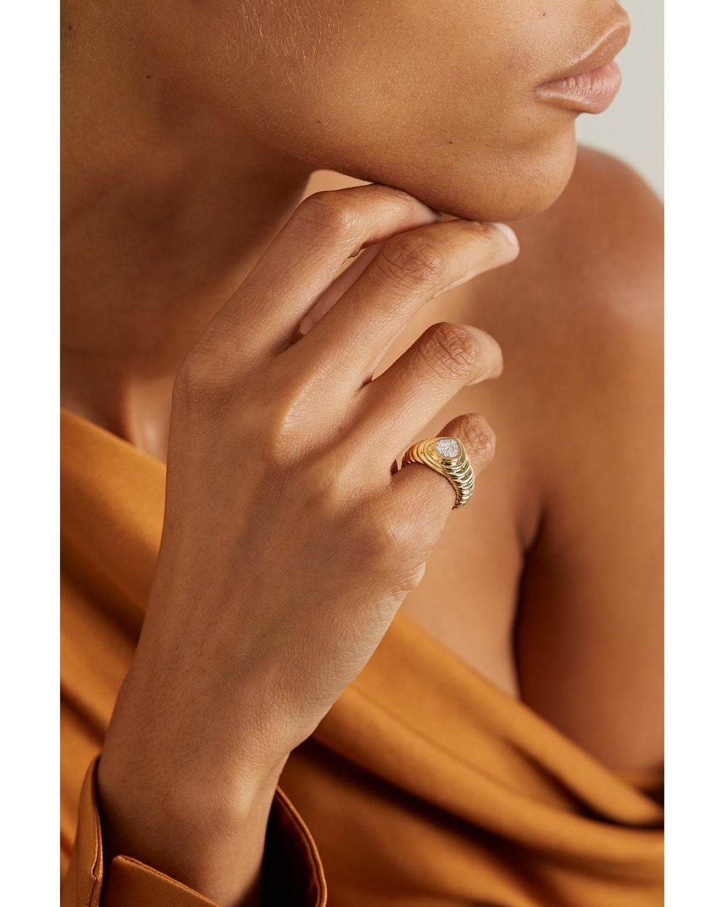 Yvonne Léon Metallic Mini 9-Karat Diamond Signet Ring