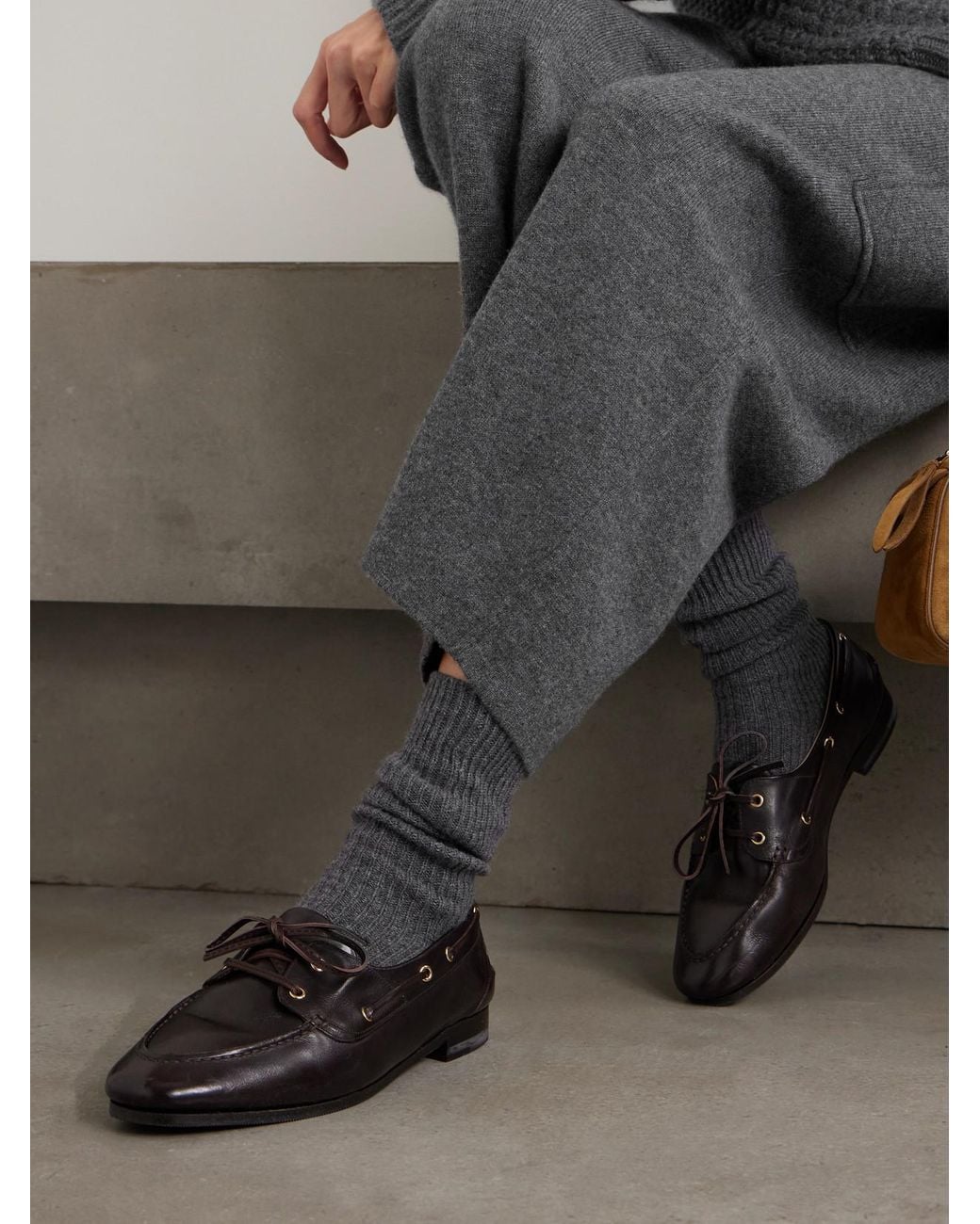 Lisa Yang Gray Zera Ribbed Cashmere Socks