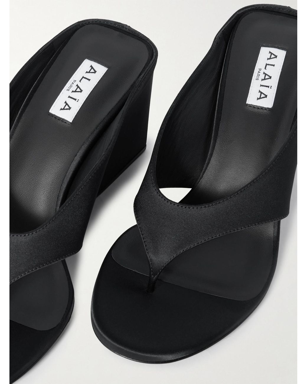 Tongs Compensées En Satin Alaïa en coloris Noir | Lyst